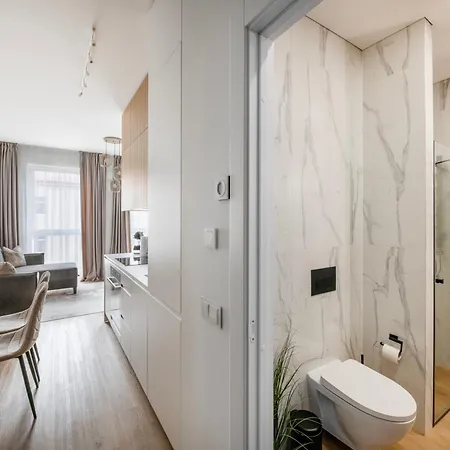 Zalia Kopa In Center