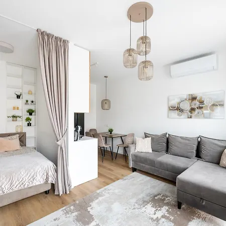 Zalia Kopa In Center Vilnius