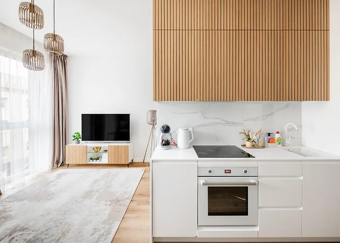 Zalia Kopa In Center